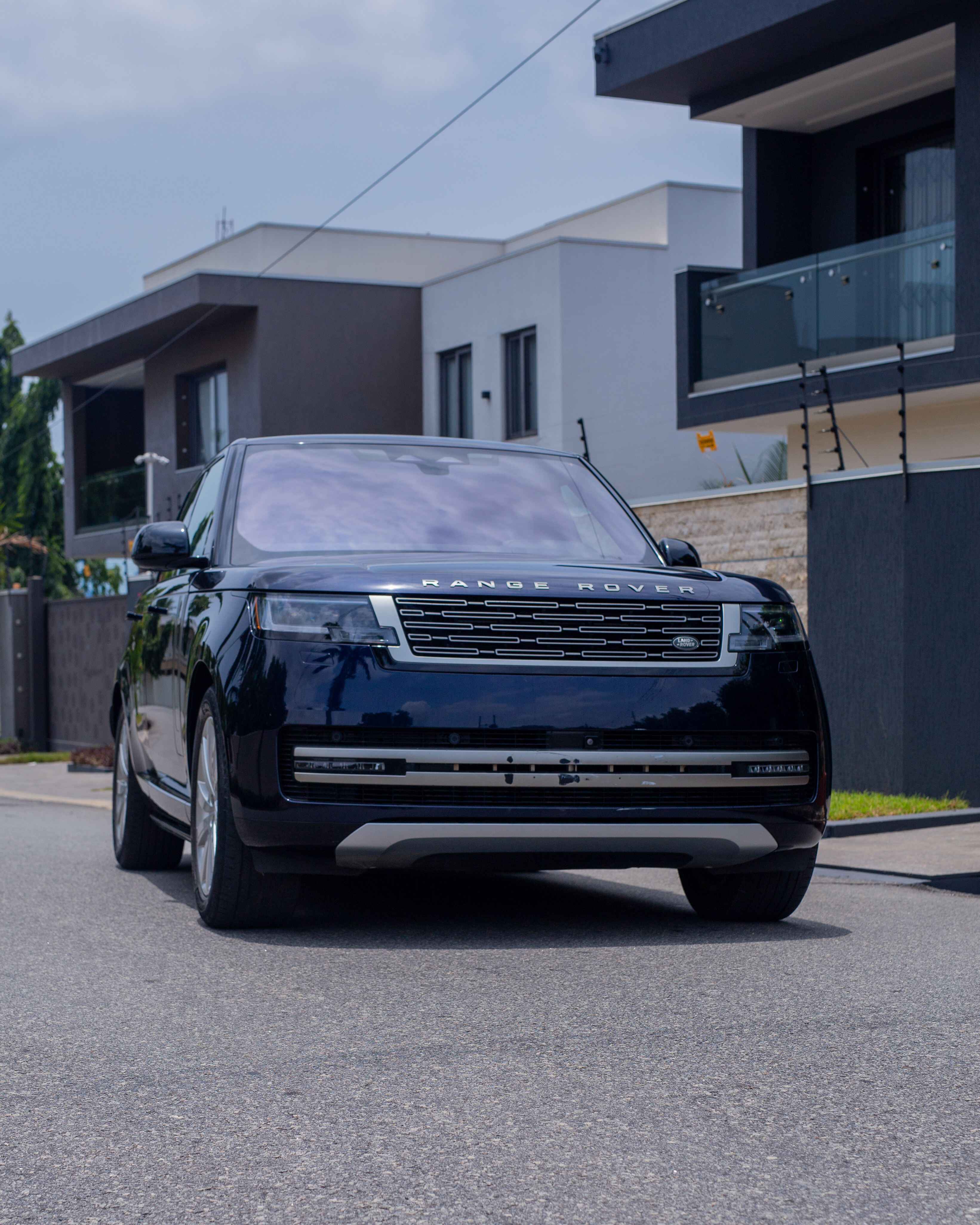 Range Rover Vogue car hire in Kenya